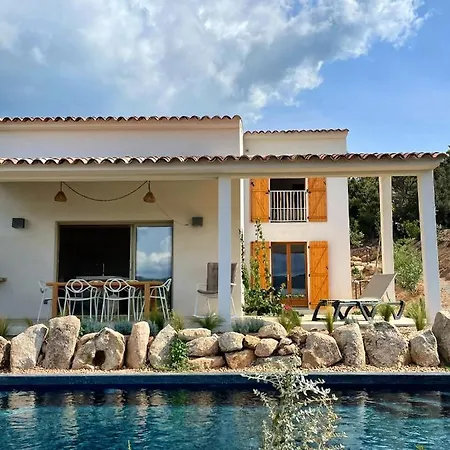 Villa A Casa Di Santa Giulia