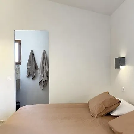Villa A Casa Di Santa Giulia